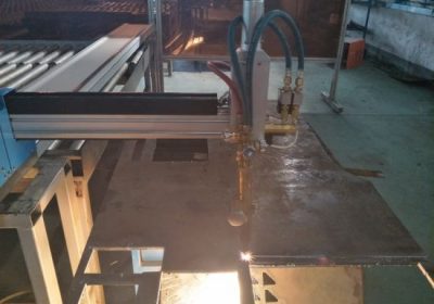 Máquina de cortar metal plástica CNC máis popular