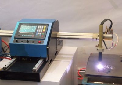 Grandes características 1500 * 3000mm CNC máquina de corte de plasma de alta definición con rotativa